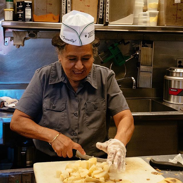 joesrealbbq's tweet photo. House made kitchen 😀⠀
#smilewhileyouwork https://t.co/7Mst4tLgqD https://t.co/Ictdh9S3te