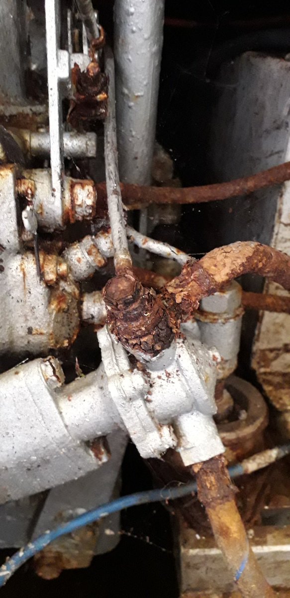 AdventureCapUK's tweet photo. The inboard engine on #Sailing #Yacht #Voss is clearly in need of lots of work! This winter I will be spending as much time onboard as possible, and stripping the engine down piece by piece, and cleaning, fine tuning and repainting each component as I go. Wish me luck! Jonathan. https://t.co/kn2iUfwbqX