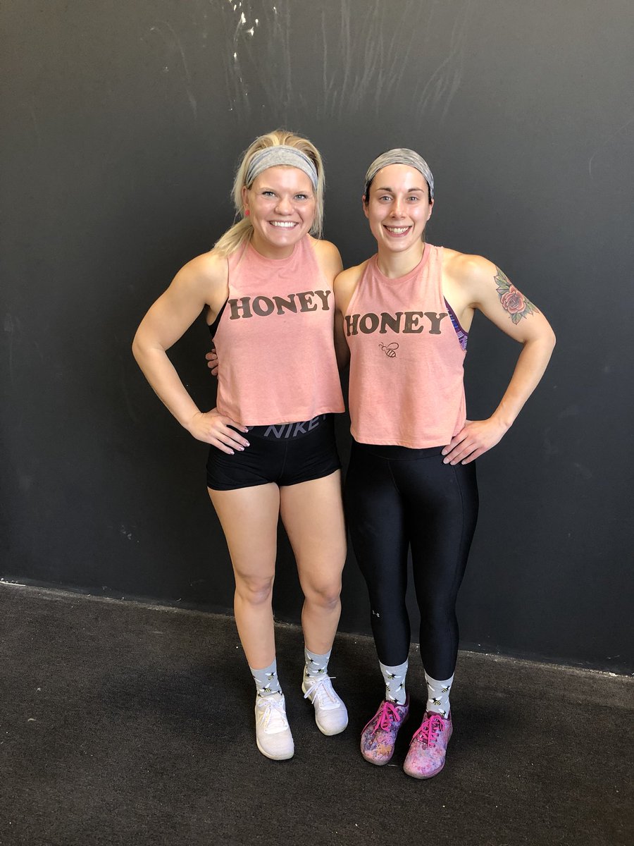 katiekrop113a's tweet photo. 2nd place finish today! Not too shabby! (Difference between 1st and 2nd was only one point!) Can’t wait for our next comp! #crossfit #festivusgames #lifeofasecretary #weekendhobbies https://t.co/V4KWqOT05M