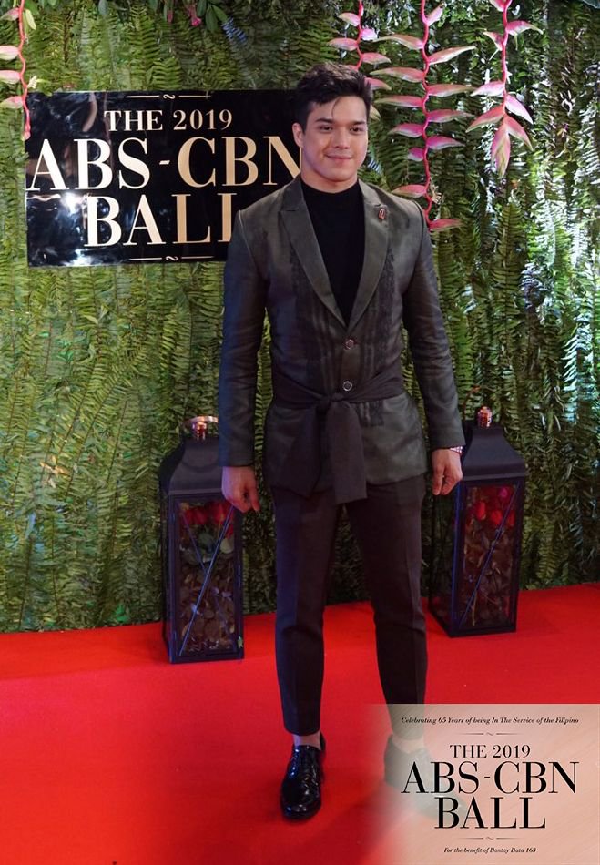 @SuperElmo looking dapper in his barong-inspired suit. #ABSCBNBall2019
