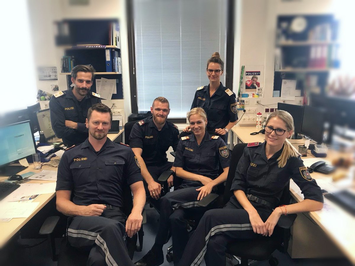 POLIZEI WIEN tweet media