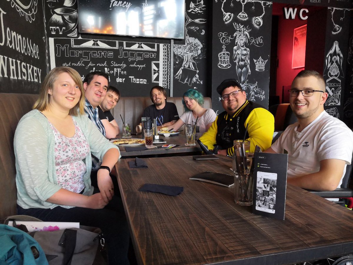 OwlBeans's tweet photo. OWL-Beans Communitytreffen #owlbeans #RBTV https://t.co/RR4bQvfAtd