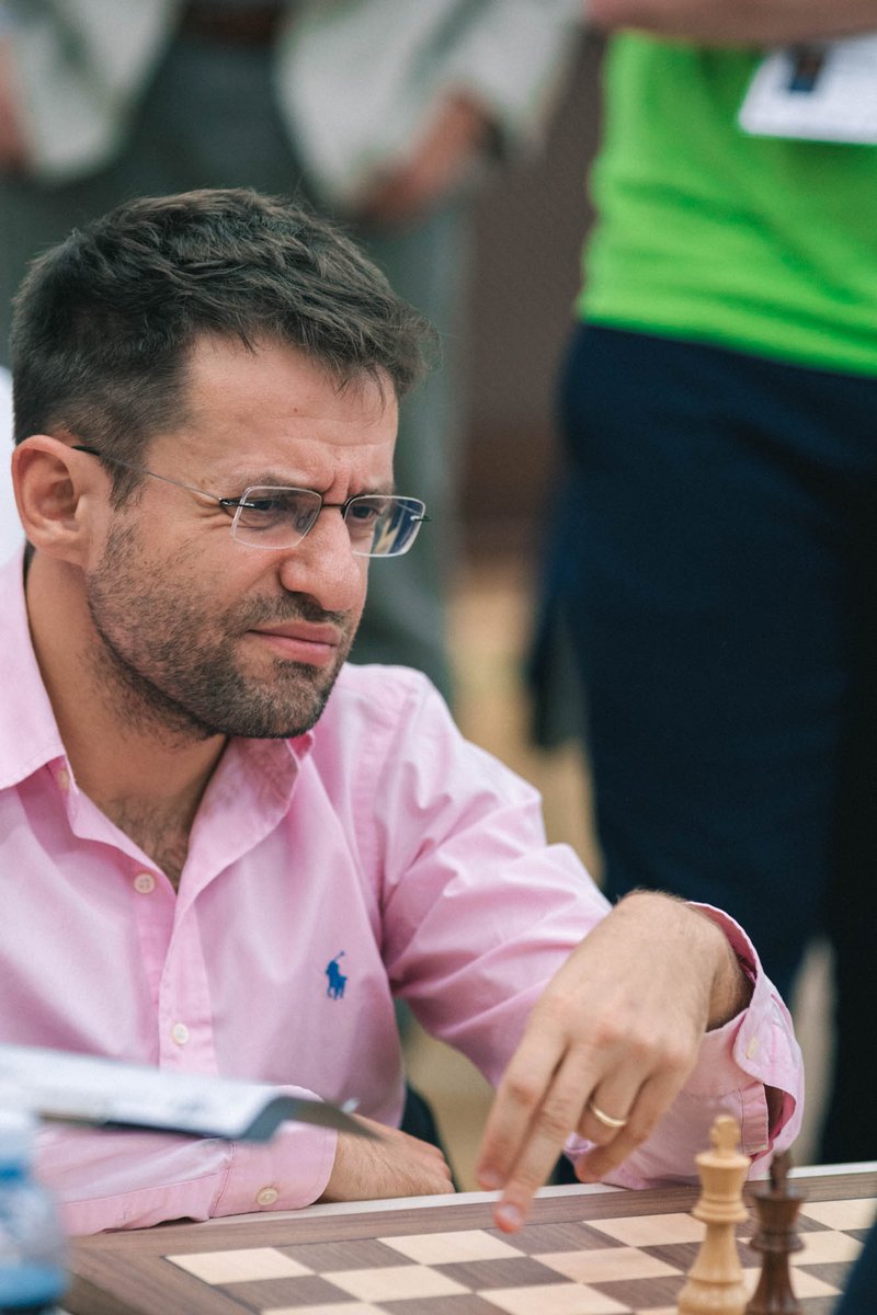 FIDE_chess's tweet photo. #FIDEWorldCup players who advanced to R3: 

Firouzja 🇮🇷, Harikrishna 🇮🇳, Wang 🇨🇳, Xu 🇨🇳, So 🇺🇸, Vidit 🇮🇳, Karjakin 🇷🇺, Nepomniachtchi 🇷🇺, Tomashevsky 🇷🇺, Andreikin 🇷🇺, Duda 🇵🇱, Mamedyarov 🇦🇿, Vachier-Lagrave 🇫🇷, Nisipeanu 🇩🇪, Aronian 🇦🇲, Artemiev 🇷🇺, Le🇻🇳.

15 tiebreaks tomorrow! https://t.co/mzWA2DPzUi