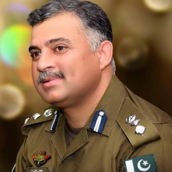h_s_Officials's tweet photo. Prime Minister Imran Khan appeals that "Captain Ri Liaqat Malik" should be appointed #_plane of the # #_power. They can not handle better media than them .. !! 👍👍 https://t.co/nUyd8HWPr5