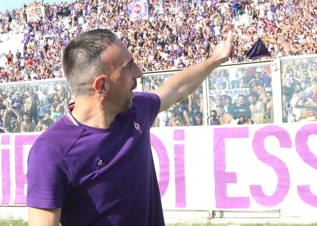 acffiorentina's tweet photo. 💜 GRAZIE FIRENZE: 28.026 abbonati, record degli ultimi 20 anni 🙏🏼⚜️

💜 THANK YOU FLORENCE: 28,026 season tickets sold... that’s the highest total in the last 20 years 🙏🏼⚜

#ForzaViola #SerieA https://t.co/XOX4C9G2sA