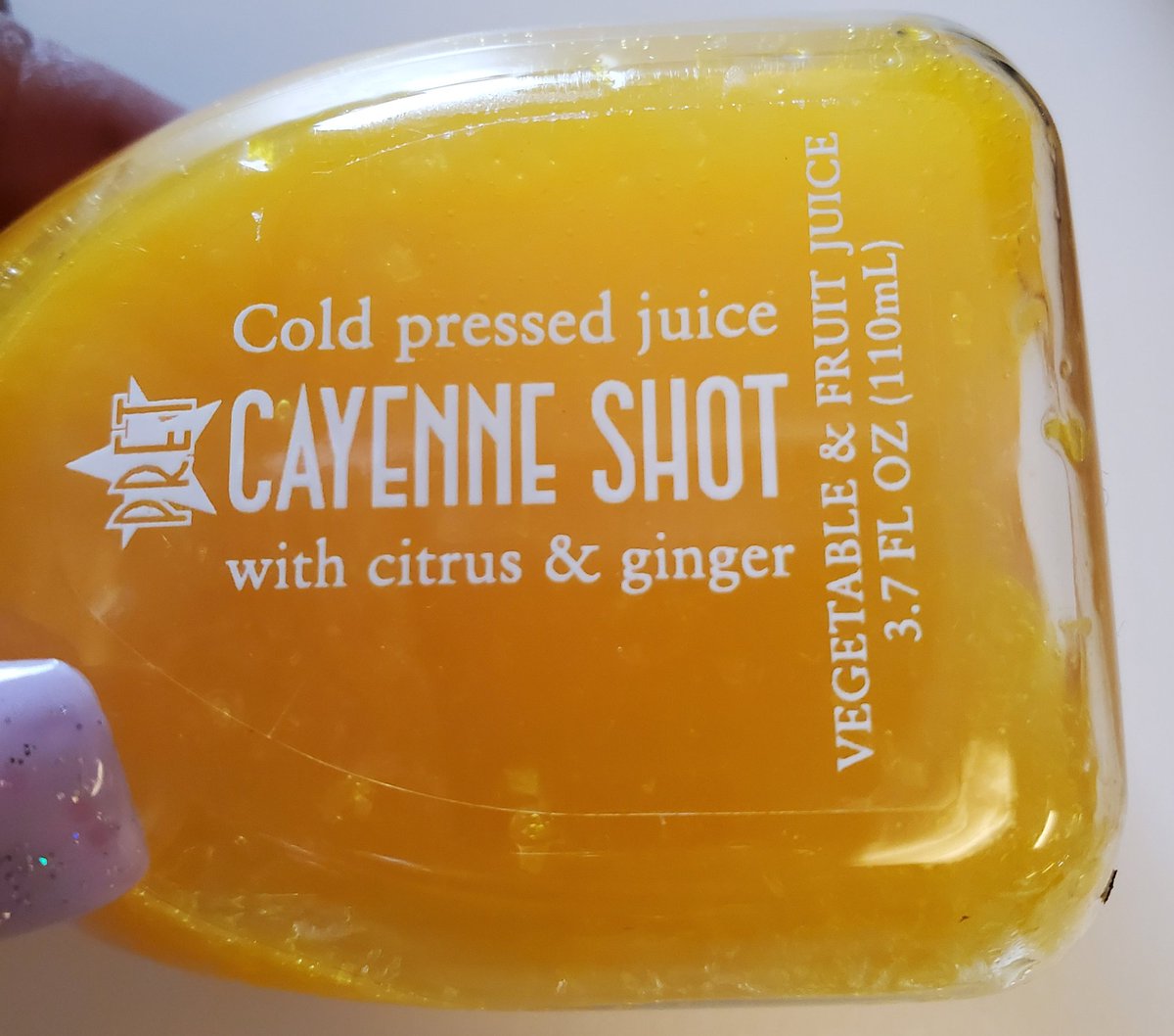 QueenCori's tweet photo. What in the entire "ham sandwich" was this drink? I think my ovaries are burning! 😳😳😳 This packed a helluva PUNCH! #Pret #ColdSeason #FireDrinks #WHOA https://t.co/jFK9UxT5Zu