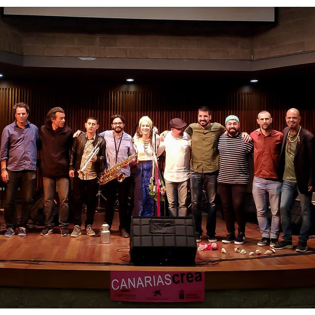 SimbequeMusic's tweet photo. Felices!! Muy agradecidos a la organización y a tantísimas personas que acudieron a compartir la fiesta simbequeña anoche en el #Auditorio Alberto Lleras, XI #Festival Internacional de #Jazz de Los Andes de #Bogotá!
@SimbequeMusic
https://t.co/zVKMX2bRjC
#Music #Simbequeproject https://t.co/9Pu5ipTZaX