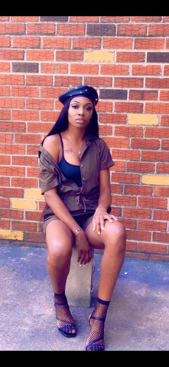 jhevyb's tweet photo. Am I the only one who think a model agency should holla?? Give a girl a job already....
#justputtingoutintheuniverse #modelbehaviour #castingcallready #Godsplan https://t.co/RtVeFLyoSp