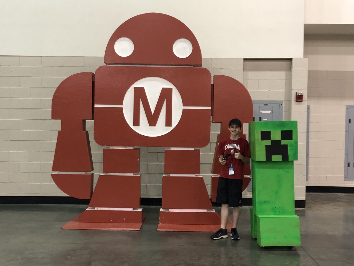 circuitchicken's tweet photo. Let the fun begin @MkeMakerFaire! #youngmaker #makerfaire #Robots #Minecraft https://t.co/97Nvlry6uS
