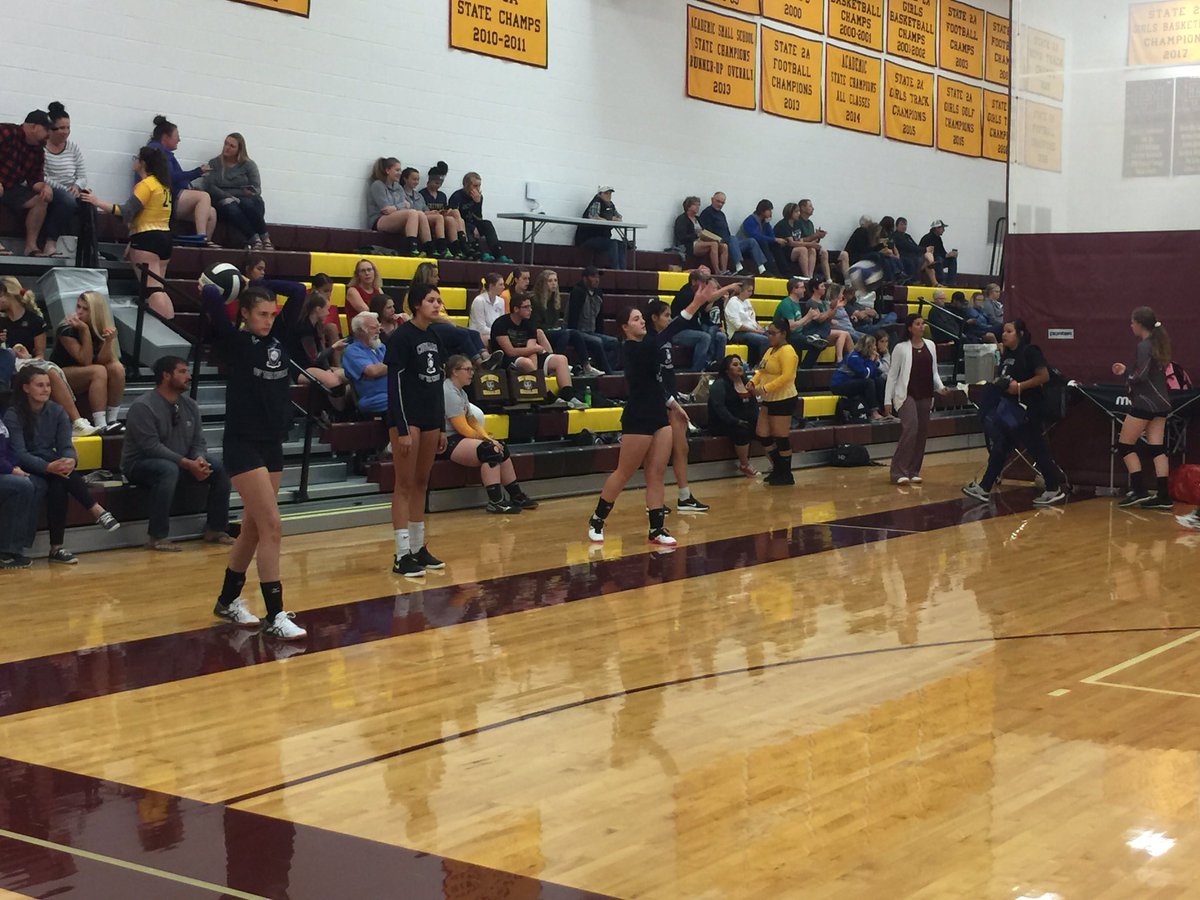 ceatriss's tweet photo. Lady Cougars warming up at the Big Horn Invite! Go #2! https://t.co/6Fng0wtxoe