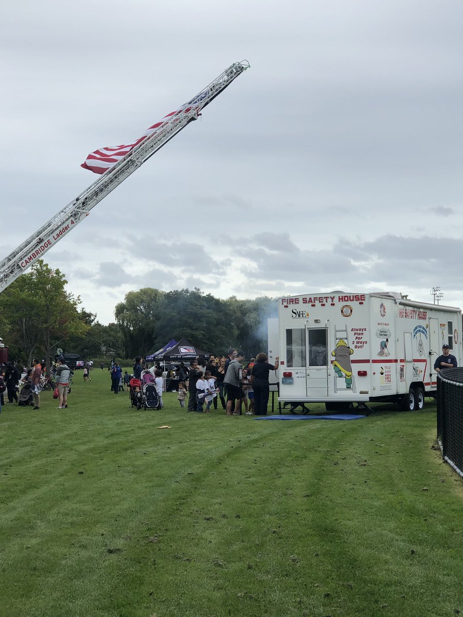 MarjorieDecker's tweet photo. One of my favorite #Cambridge days #danehypark Day.  So happy to have made it come by! https://t.co/dJcK0AG0lo