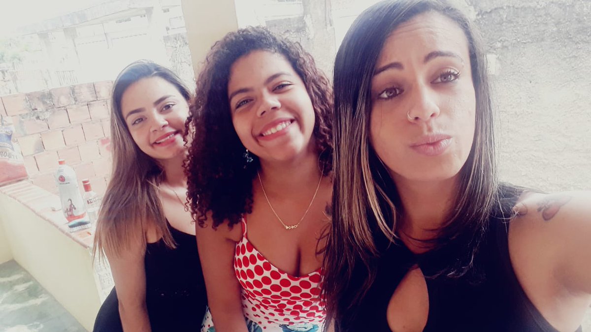 thaynar21600213's tweet photo. Sabadou com as amigas que eu gosto ❤ https://t.co/XPHq5D3vVB