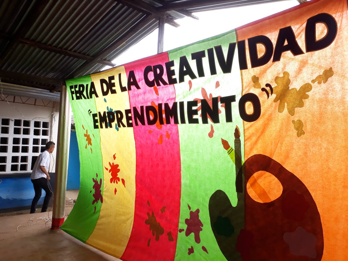 lucypv9's tweet photo. @SEMLORICA1 feria de la creatividad "EMPRENDIMIENTO RURAL" INSTITUCIÓN EDUCATIVA EL REMOLINO 
Los estudiantes Inseristas de todas las sedes y grados con orientación de  los docentes aplicaron sus conocimientos y desarrollaron proyectos con miras a emprender una idea de negocio. https://t.co/skUycVmo6T