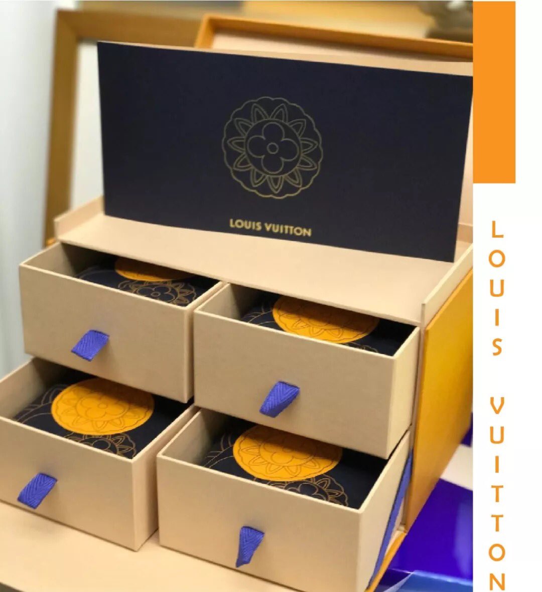 LV's Mid-Autumn Festival gift box this year is similar to last