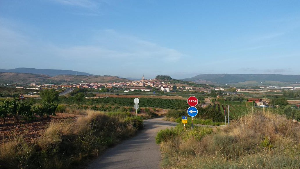 MPDrysdale's tweet photo. Day 10. Logrono - Najera. https://t.co/XoNuo1Ihr8