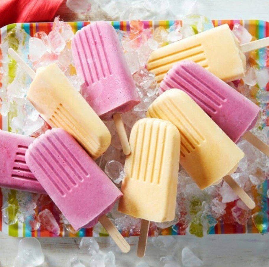 cpethrus's tweet photo. 2 scoops any flavour Herbalife Formula 1, 120ml nonfat or #soy milk, 150g nonfat Greek yoghurt, 70g frozen #raspberries, #mandarin or #oranges.
Place all ingredients in a blender, blend until very smooth. Pour into 4x80ml #popsicle moulds. Freeze.
#icelolly #soymilk #GreekYoghurt https://t.co/apENlSEweW