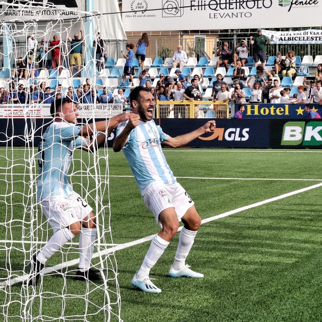 V_Entella's tweet photo. Crederci sempre! Allβultimo respiro LβEntella batte 1 a 0 il Frosinone. Ecco alcuni scatti del match
β½οΈβͺοΈπ΅ #Entella #ForzaEntella #seriebkt #ENTFRO https://t.co/lldilgjHgm