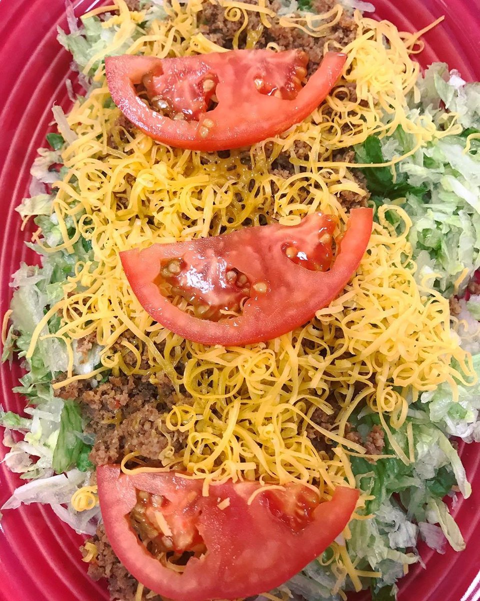 TacoTimeNW's tweet photo. If you're wondering, the answer is yes. We did purchase our salad plates to match our delicious ripe tomatoes. 🍅😍🥗
#MatchyMatchy #TacoStyle #TTNW #BeefTacoSalad
(PC: IG user ketobrojoe) https://t.co/CPgBvAX1kW