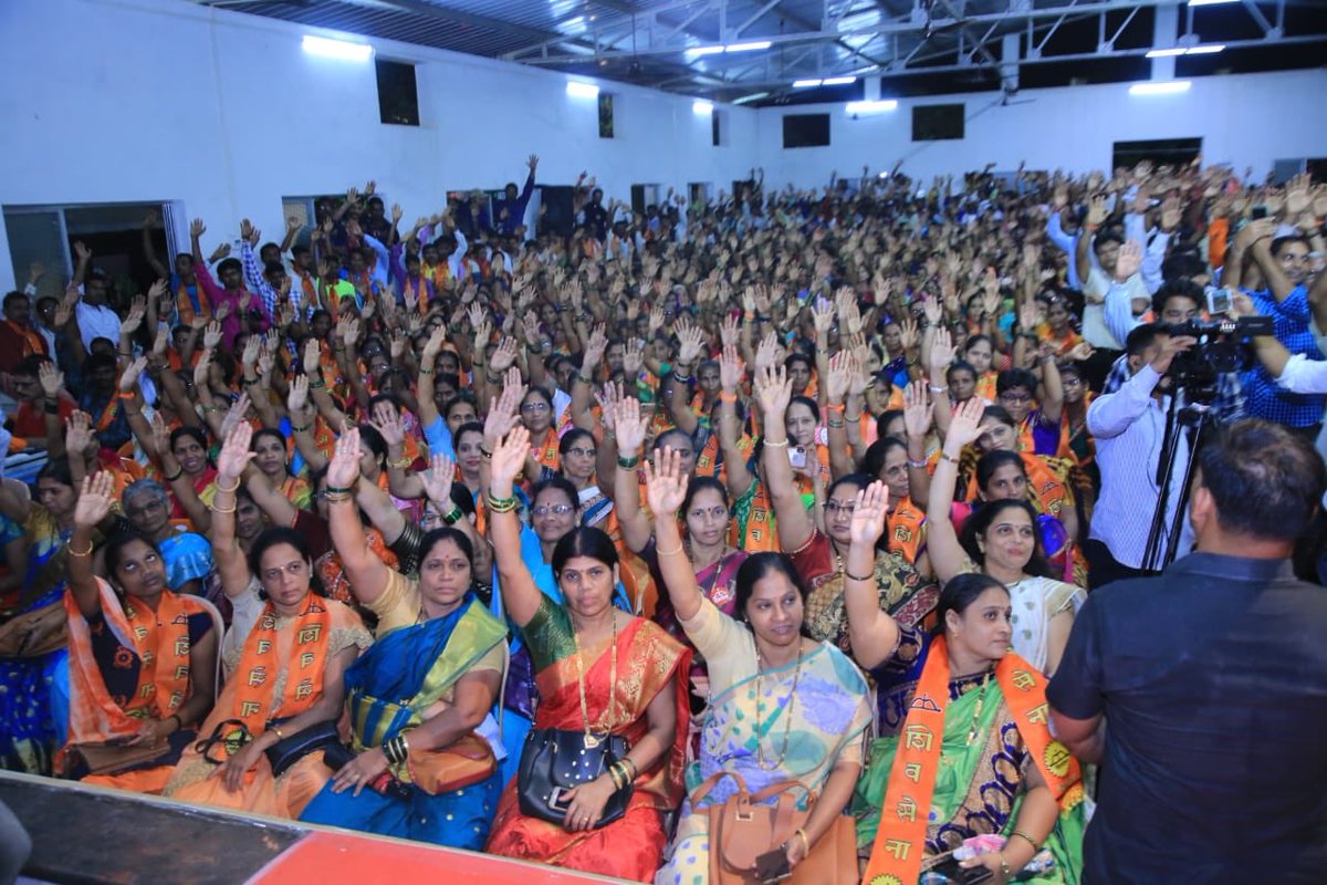 ShivSenaUBT_'s tweet image. &quot;लढायचं किंवा नाही लढायचं जो आदेश जनता देईल तो मी मान्य करेन. पण जर लढायचं झालंच तर संपूर्ण महाराष्ट्र माझा मतदारसंघ असेल.&quot;
-युवासेनाप्रमुख @AUThackeray हातखंबा येथील विजय संकल्प मेळाव्यादरम्यान.
#JAYMaharashtra