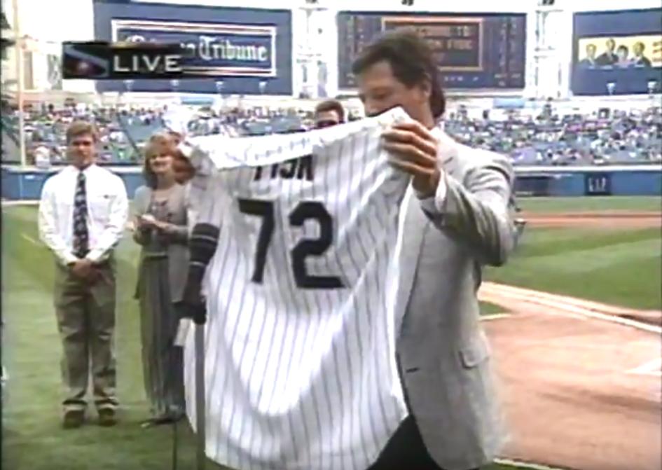 ckamka's tweet photo. This day in 1997, the #WhiteSox retired Pudge's #72 https://t.co/BsbwKjisCk