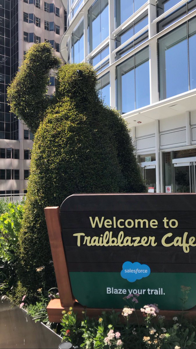 Weekend off in San Francisco after the #trailblazerSummit what shoud I do? Perhaps visit the #trailblazerCafe #salesforce #starbucks
