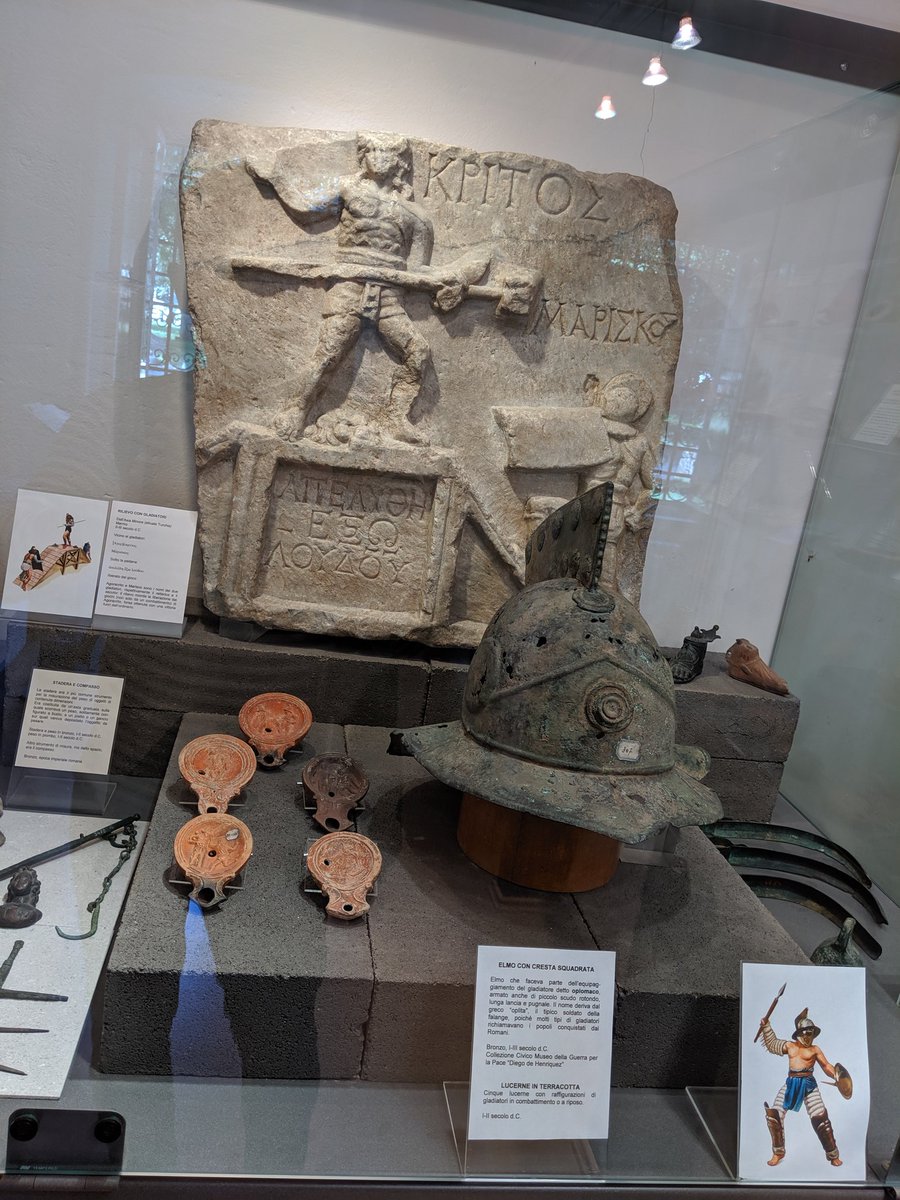 Mirek_Tomek's tweet photo. Terstské archeologické muzeum je plné neobjevených pokladů. Kromě několika mumií v něm nikdo nebyl, a i ten pán na pokladně se mi zdál nějakej polomrtvej. #terst #Trieste #trst https://t.co/oDtc6MqqnV