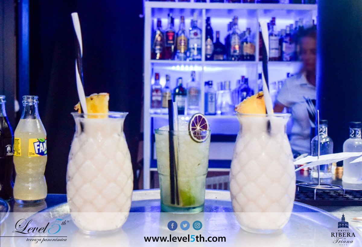 Level5_terrazas's tweet photo. ¿A quién le apetece uno de nuestros #cócteles para celebrar el fin de semana? 🍹🍸 Vente al cielo de #Sevilla a ponerle un toque de sabor a la noche del Sábado. ¡Te esperamos en #Level5th! 💙
Estamos en la terraza del Hotel 🏨 @RiberaTriana https://t.co/aj6Ra6LRTC