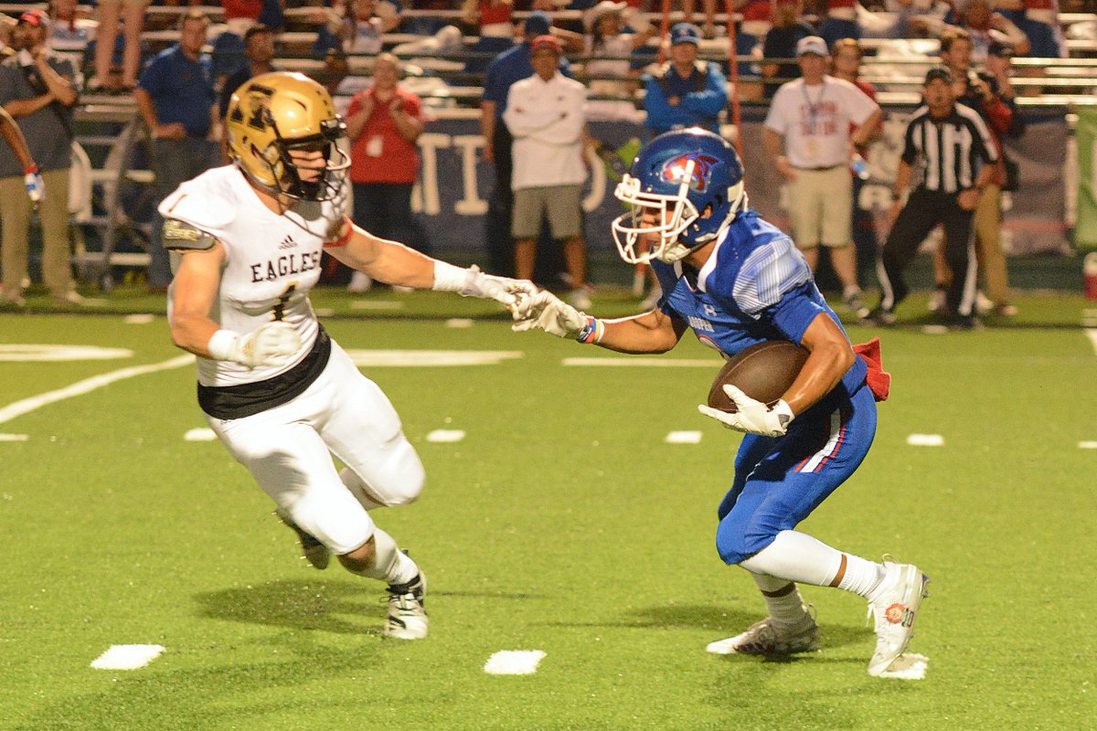 DPYoungblood's tweet image. Check out our full 54-image gallery from the 59th Crosstown Showdown by clicking on the link below.
#BigCountryPreps #CrosstownShowdown #AbileneHighEagles #CooperCougars

bigcountrypreps.com/2019/09/14/pho…