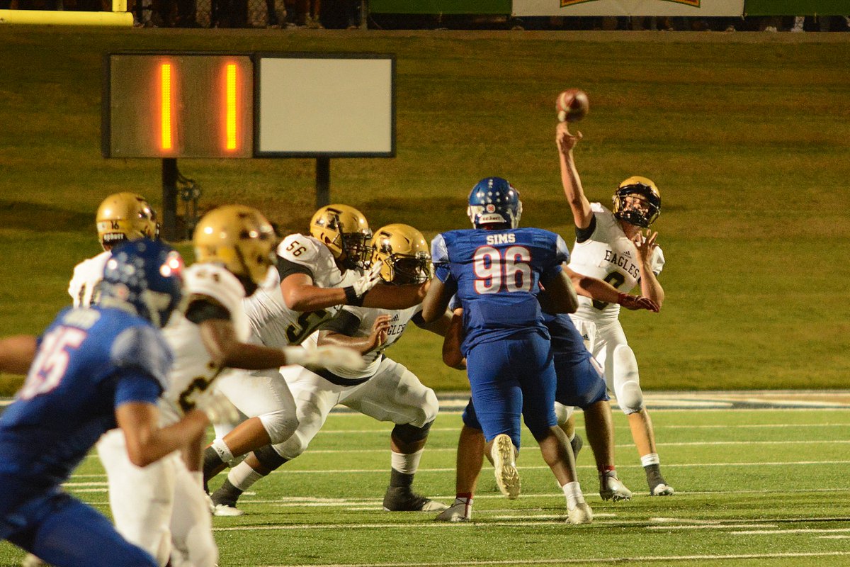 DPYoungblood's tweet image. Check out our full 54-image gallery from the 59th Crosstown Showdown by clicking on the link below.
#BigCountryPreps #CrosstownShowdown #AbileneHighEagles #CooperCougars

bigcountrypreps.com/2019/09/14/pho…