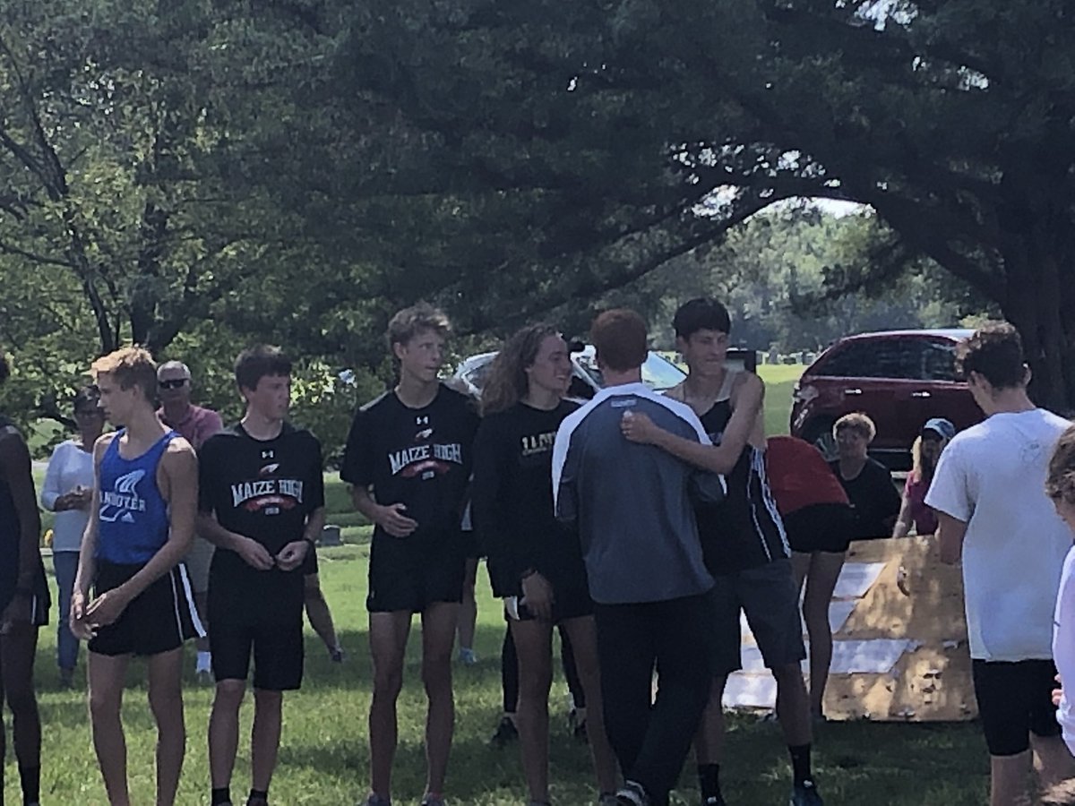 JaguarXC's tweet photo. Varsity boys medalists: Connor Seibel (20th), Kale Flores (19th), and Brett Schoenhofer (10th)! Way to go, guys! #ACXC https://t.co/tY64miGD5X