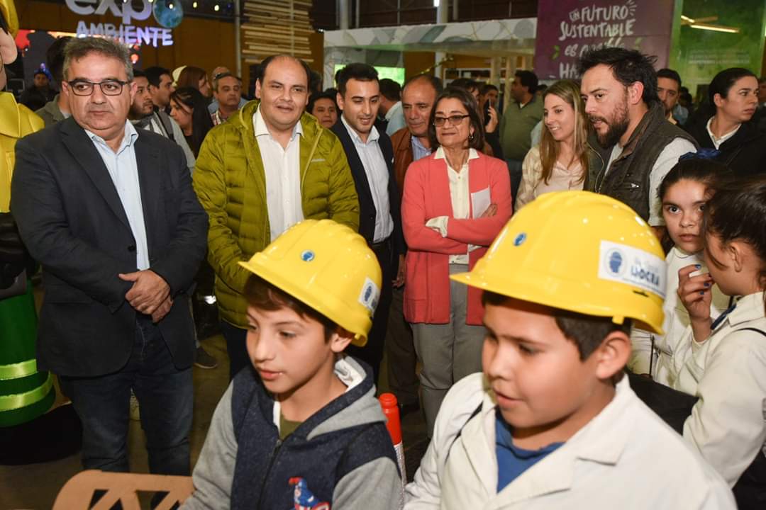 LuciaCorpacci's tweet photo. ¡VAMOS A LA Expo Productiva!
Quiero a invitarlos a recorrer la Expo Productiva 2019. Un espacio en donde vamos a encontrar todo lo que nuestra Provincia produce y descubrir el potencial que tenemos. https://t.co/i6NFcepWaj