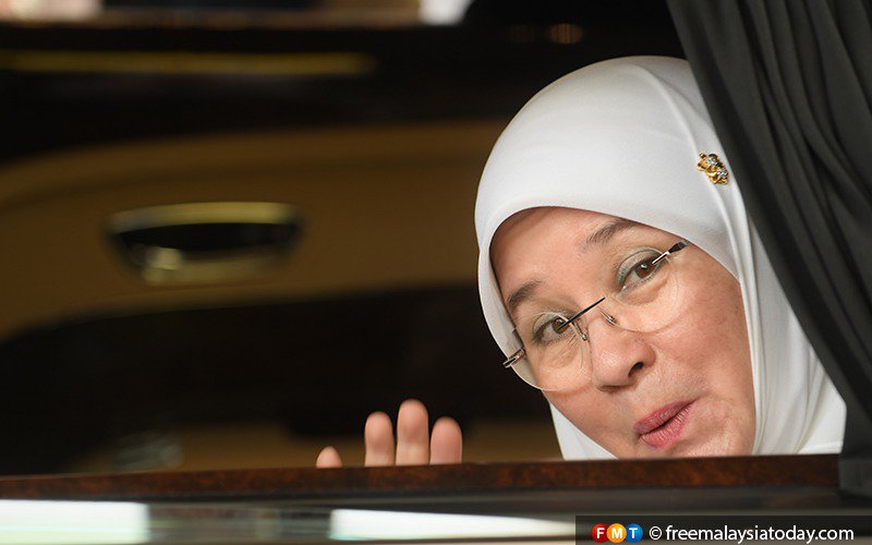vmoganraj91's tweet photo. #AmpunTuanku #ourqueen #bonda #ytpb https://t.co/iG9rVACyLp