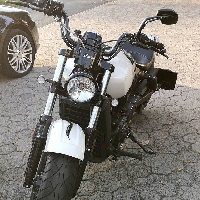 MosBikeBlog's tweet photo. Schlafmodus... 280 Kilometer in die Rhön, dank Calimoto eine endgeile Strecke gefahren.
..
.
#motorrad #mosbikeblog #motorcycle #motorbike #indianscout #motorcycletrip #rhön #grashof #womenwhoride #womenonmotorcycles #liveisaride #calimoto https://t.co/kKWUvpO60r https://t.co/1TdSNp864X
