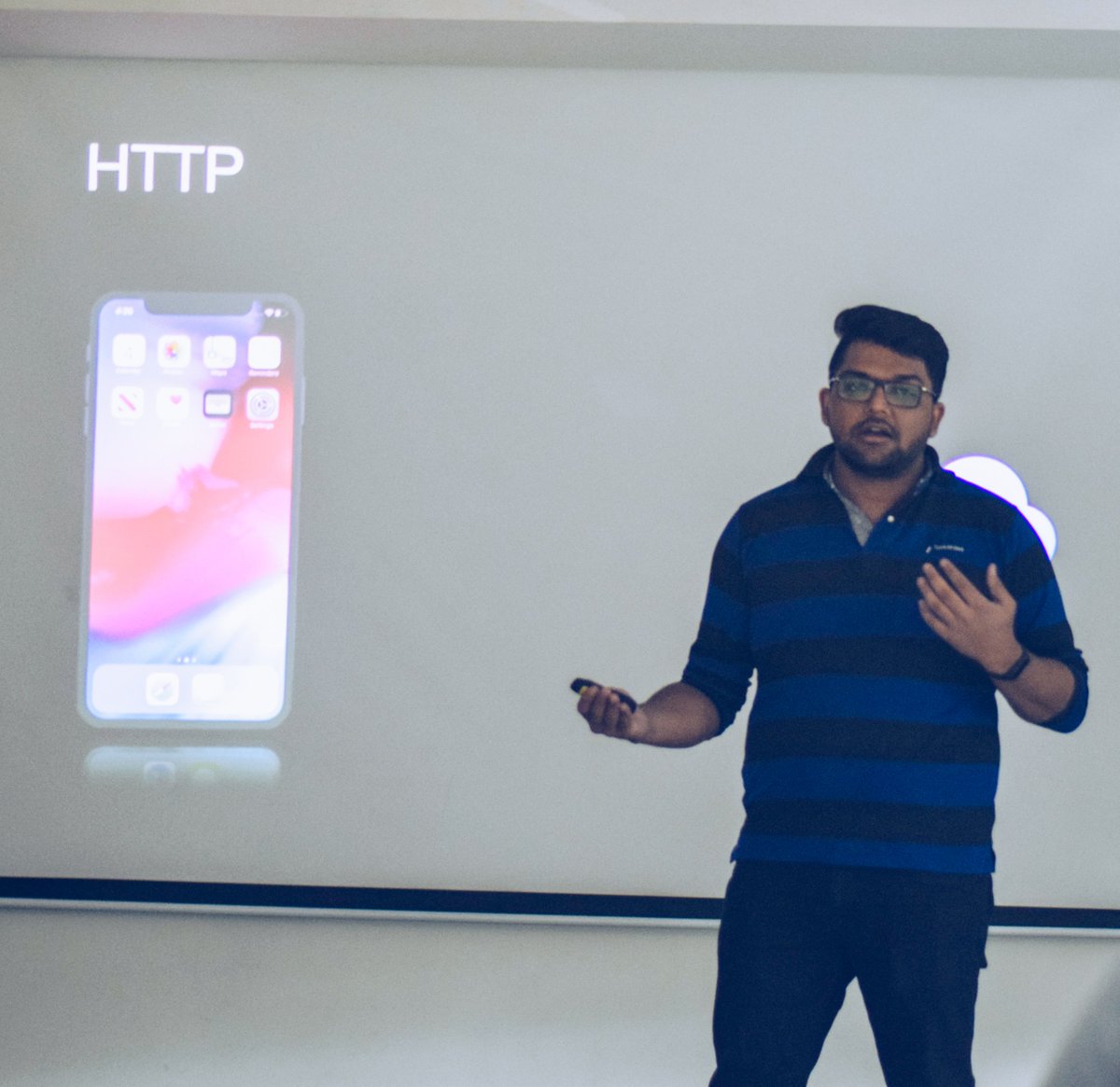 MobileFlock's tweet photo. Thanks @raviAggarwal61 for quite an interesting talk. He touched some unknowns and new offerings on iOS about Networking. Slides coming soon.
#Meetup #HTTP #http2 #iOSDev #mobileflock #appdevelopers https://t.co/MwRIQwTcnL