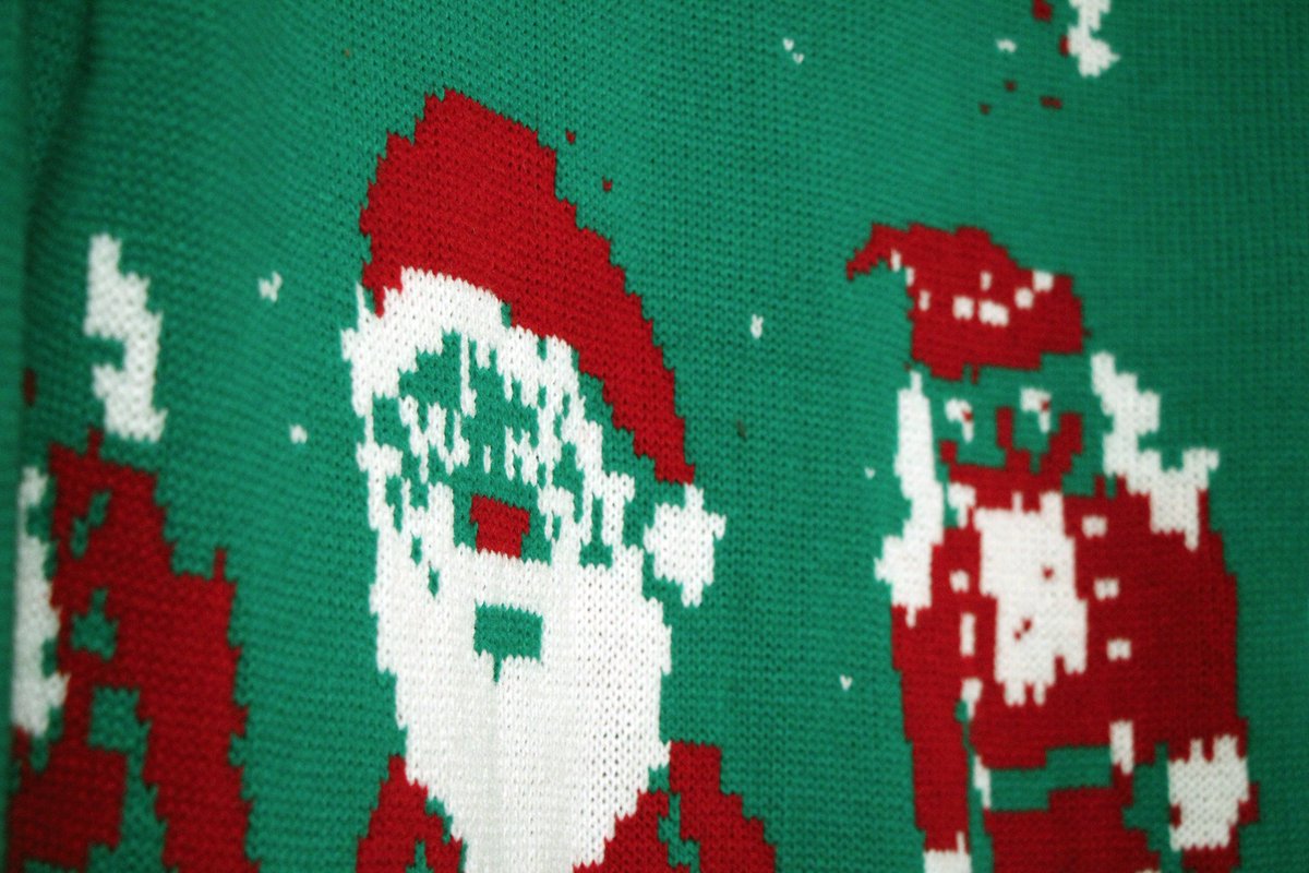 videosmithery's tweet image. My Christmas knits could probably use a bit more consideration tbf 
#unique #NotUnique #BadPirateCopy #AppropriateKnits
