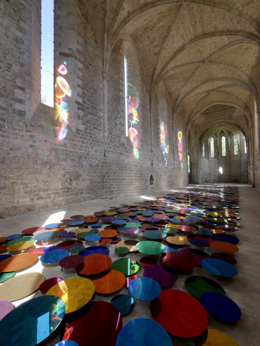 CulturezVous's tweet photo. Dans le #TarnEtGaronne je découvre la merveilleuse abbaye de Beaulieu-en-Rouergue @leCMN qui accueille jusqu’à la fin du mois une installation de @LizWestStudio https://t.co/h88HNg4a0V