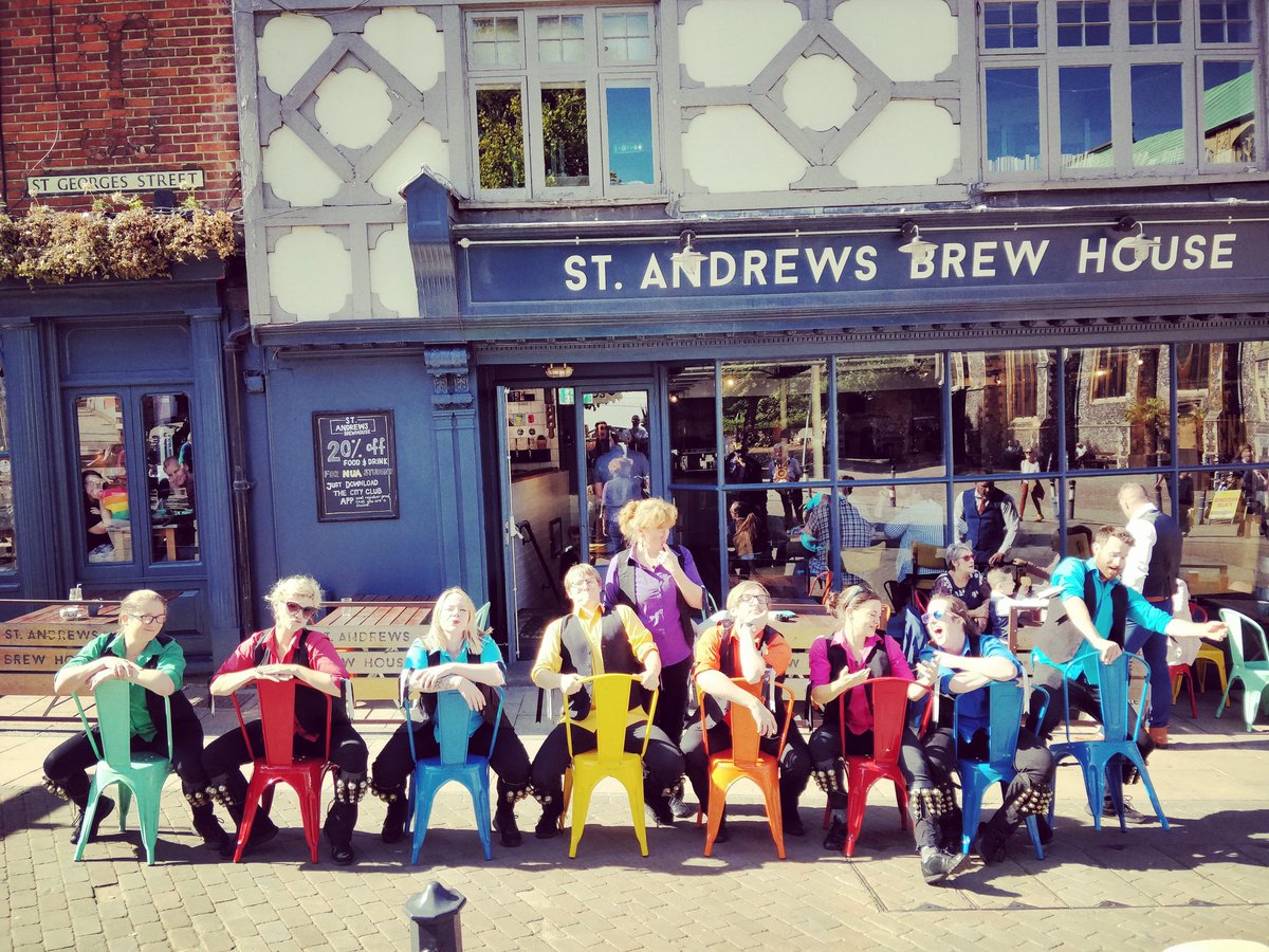 We'll let you judge who's pulling the sexiest face... #morrisdancing #norwich #GoldenStar40th #folkmusic #rainbow #🏳️‍🌈 <a href="/StAndrewsBrewCo/">St Andrews Brewing Co</a> <a href="/GSMdancers/">Golden Star Morris</a>