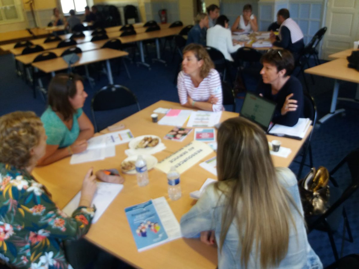 ApelBretagne's tweet photo. À #Rennes, les équipes Apel d'Ille-et-Vilaine sont en ateliers Slow-dating. Une formule renouvelée cette année par l'#Apel35, pour bien démarrer sa rentrée en établissements, se former et tout aborder à 360 degrés... en 1 matinée. @Apelnationale @EC_Bretagne #ddec35 https://t.co/ORy11VUi12