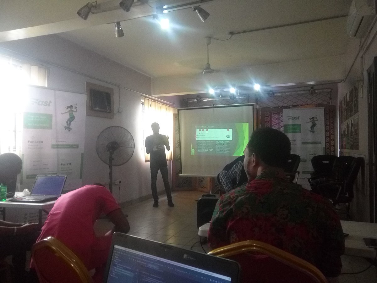 APhrophet's tweet image. Big shout out to our Android bishop @segun__francis today&apos;s section was awesome, o yeah folks I won the layout design challenge today 🔥 🔥 🔥 thanks 4d price @Joklinztech 
We growing on this Android ish !!!

#GROWWITHGOOGLE #ALCPORTHARCOURT #ALCPHASE2 #ALC4.0