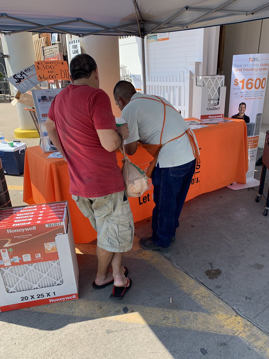 oliviaam13's tweet photo. Come cool down with us with snow cones and hvac specials!!!! @Carrol_Craig14 @JuleeEckert @Walter2hall @Oscar86604735 https://t.co/vlIKhr7vYF