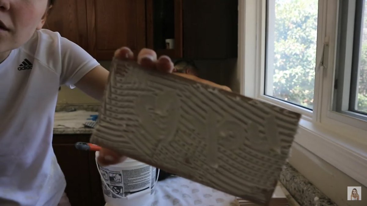 mushymomentmia's tweet photo. That’s going to stay there forever. Her grandparents will forever have a tile that says “♥️ you” from Mia and won’t even know it (unless Mia told them, or it they see the video) and honestly that’s the sweetest thing ever #miamaples @miamapless https://t.co/0mGIOgkGRM