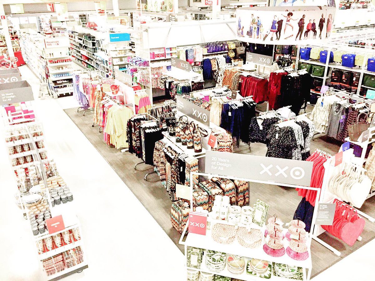 TargetVM_Philly's tweet image. What an amazing morning! So proud of everyone who participated in this launch, everything turned out beautifully! Happy 20th Anniversary Target Collabs ❤️ #targetdoesitagain !#southphiladelphia #wearetarget #g493 #target20thanniversary #targetstyle #philadelphia #vmtarget