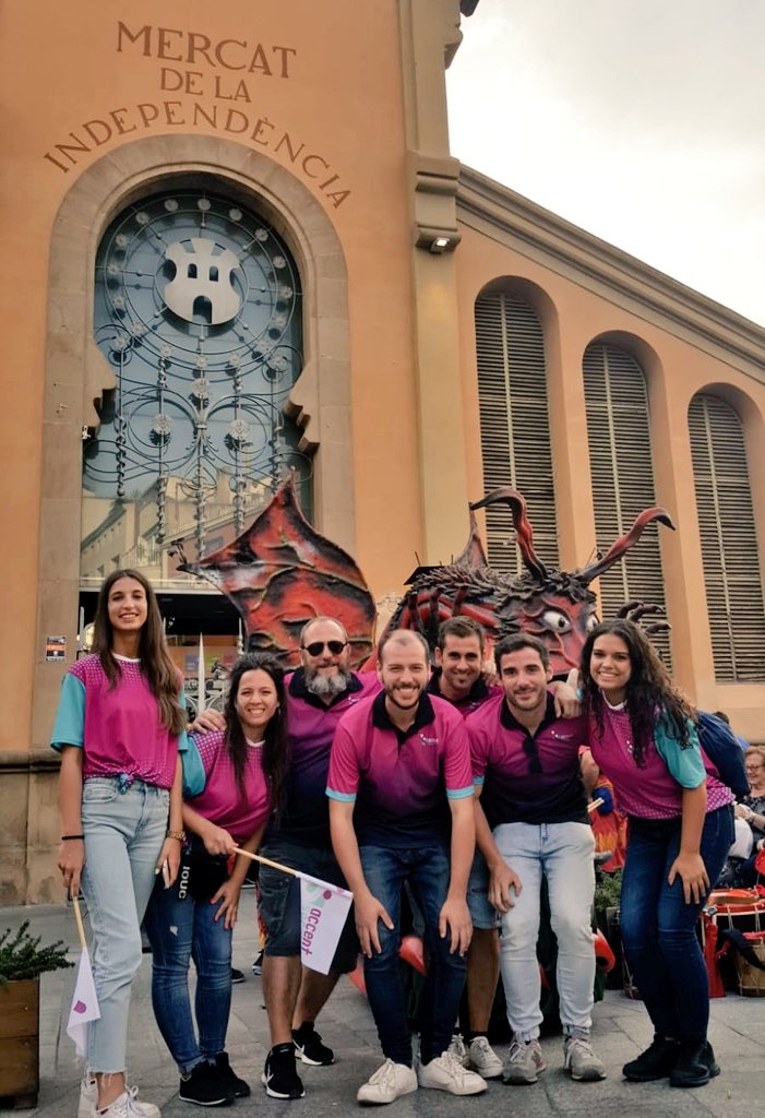 accentsocial_'s tweet image. Som a la desfilada inaugural dels #CorporateGamesTerrassa2019, amb la Colla Bitxo de Torrent Mitger, de #Terrassa.