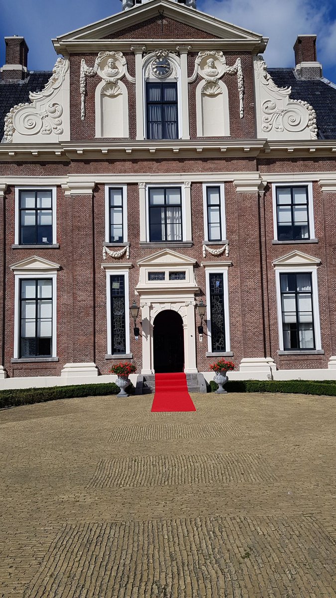 RonaldKlijnstra's tweet photo. #monumentendag in @Heerenveen @ngoudenplak #Oranjewoud #kleinjagtlust #molen #Welgelegen
#gemeentehuis #Crackstate https://t.co/Xx1bVErN14
