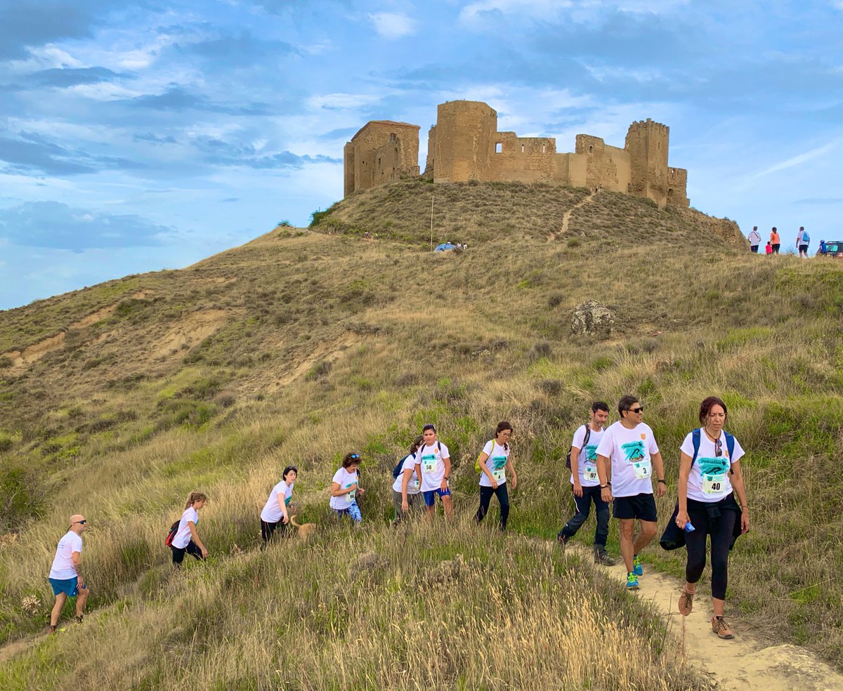 Podoactiva's tweet photo. Una #AndadaPopular de 6,5K en un entorno único: el #CastilloDeMontearagón. #Quicena #Huesca #PodoactivaMontearagón https://t.co/yigiBEvPxI