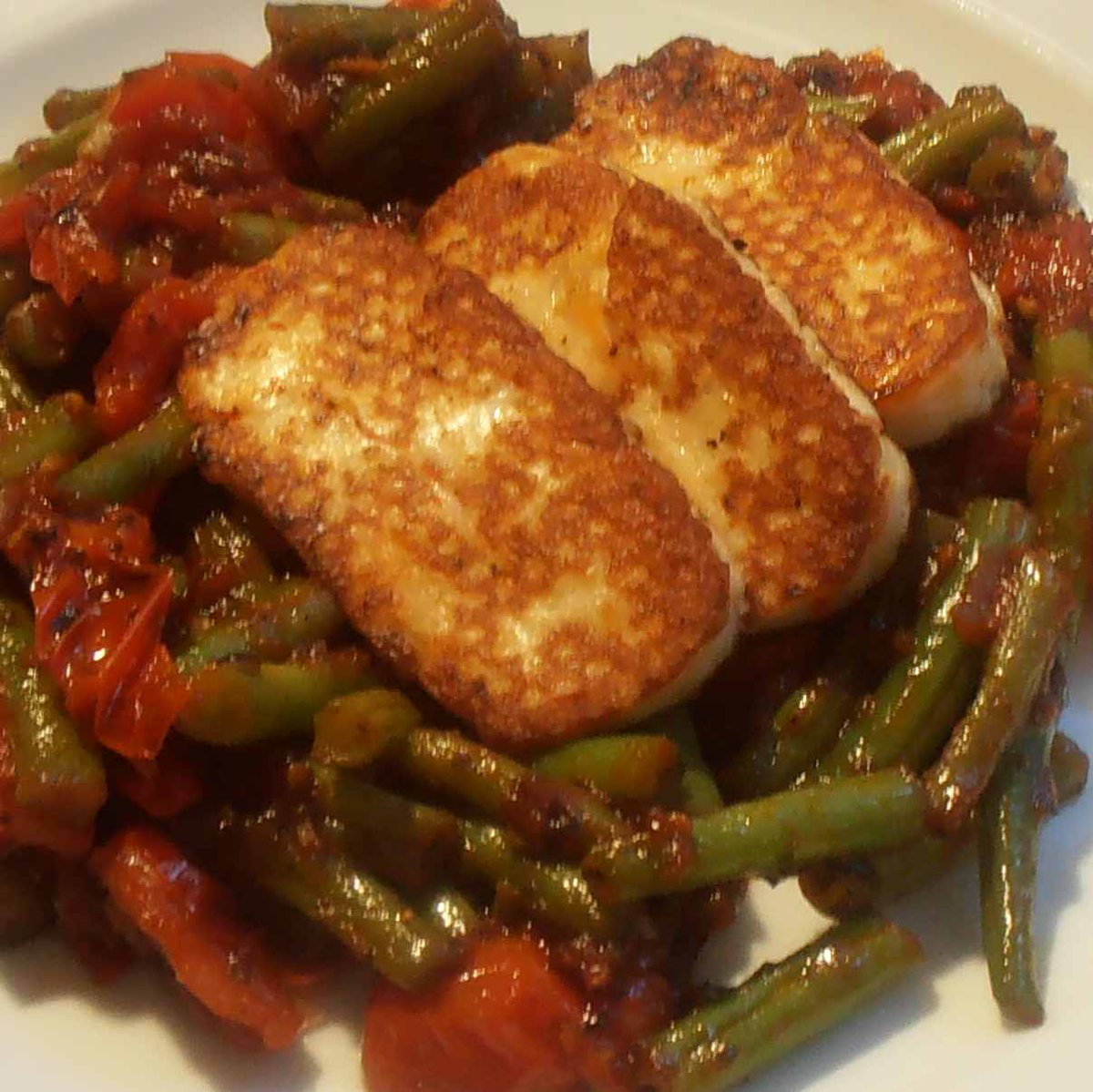 MikeKocht's tweet photo. #Lowcarb #Twooking #vegetarisch und sehr #pikant
#Chili #Halloumi auf #Paradeiser #Fisolen Gemüse
#GrüneBohnen #Strangalan #Stangenbohnen #Bohnenkraut
https://t.co/6GkhE3R2ul https://t.co/1pDL0Hk8DP