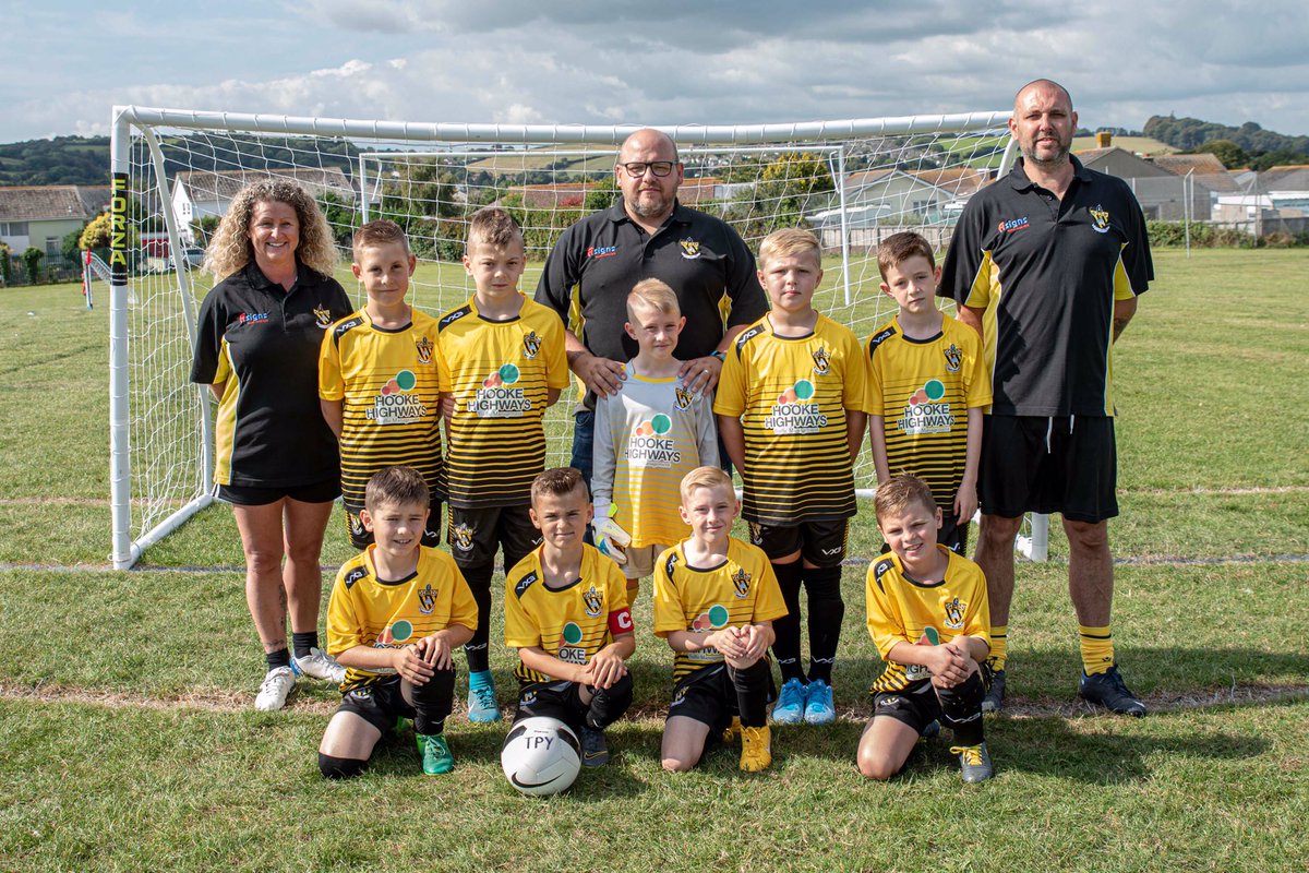 stokegtpolicefc's tweet photo. Tomorrow’s youth team fixtures;
#COYBees 👌💛🖤🐝

Under 9s;
Torbay Police Youth v Fusion
 @ TQ5 9HF @ 0900 ⏰

Under 10s;
WBB Youth vs Torbay Police Youth
 @ TQ12 3PS @ 0900 ⏰

Under 11s
Brixham AFC Youth vs Torbay Police Youth
 @ TQ5 9ET @ 1100 ⏰ https://t.co/683MN2vwLf