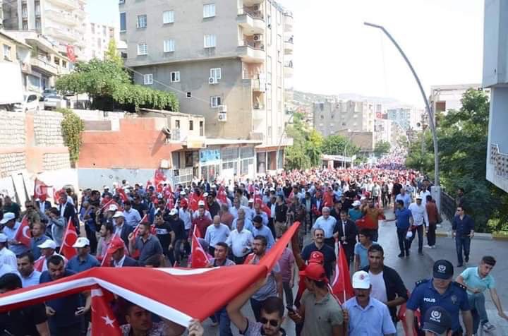 RusenTellioglu's tweet photo. Aydınlık Yarınların Türkiye’si İçin Yek Olduk.
Terör örgütüne karşı birlik ve beraberliğimizi göstermek, Diyarbakır’daki annelerimize destek olmak için en güçlü sesimizle, halkımızla beraber teröre binlerce kez lanet okuduk.
Şırnak Halkı Bu gün Tarih yazdı!
#Şırnak https://t.co/UVXgT28usI