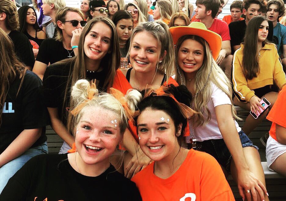 ccarterssmith's tweet photo. fnl are for the girls💖 https://t.co/6W7UE5ZrBX