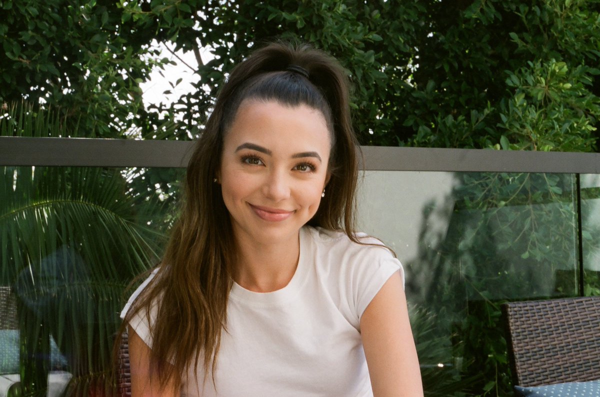 veronicamerrell's tweet image. Hello 💜 📸: @lazyronstudios